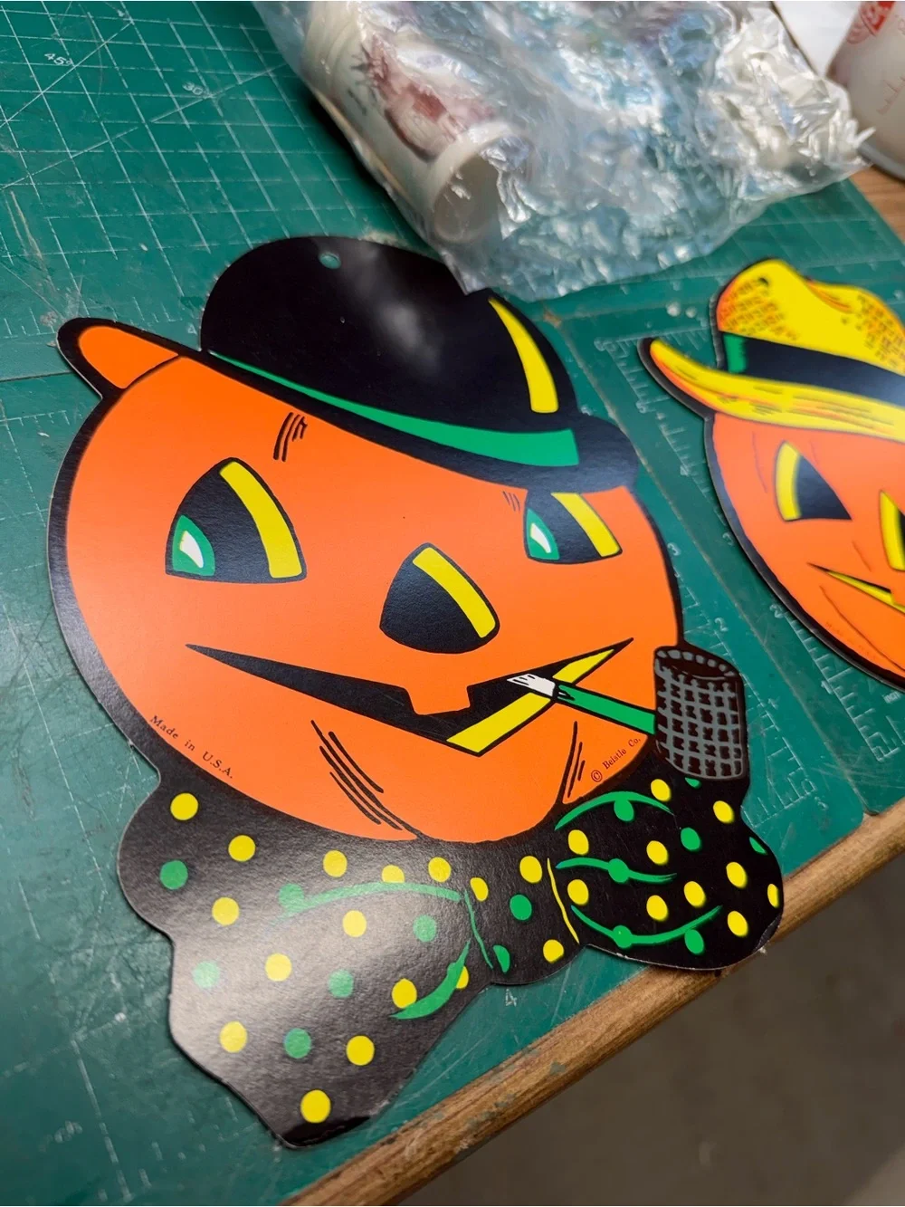 Vintage-Style Orange Jack-O'-Lantern Wall Decor with Black Hat and Polka-Dot Bow